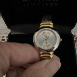 BlackHillsGold Quartz watch made in USA needs battery